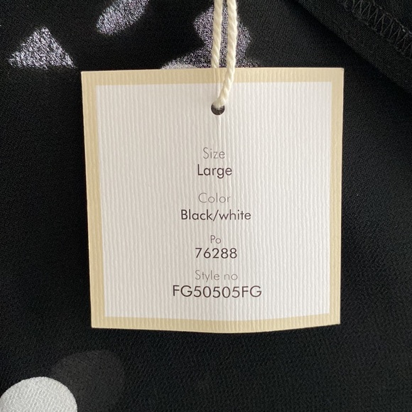 Free generation LA ruffled black polka dot blouse. Size large - Picture 4 of 4